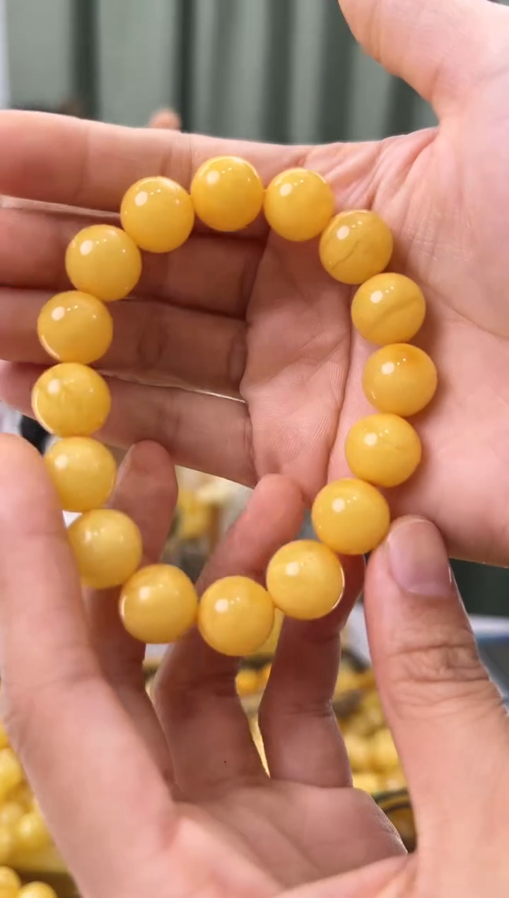 【闪购商品】琥珀手串未镶嵌蜜蜡手串多样性发其中一件