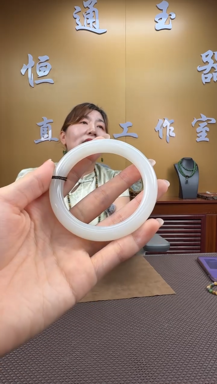 颈饰未镶嵌和田玉手镯59