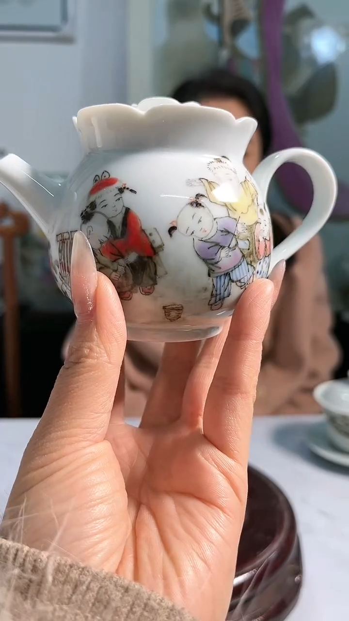 【闪购商品】官窑瓷画院018官窑瓷画院罗金枝花口童子壶