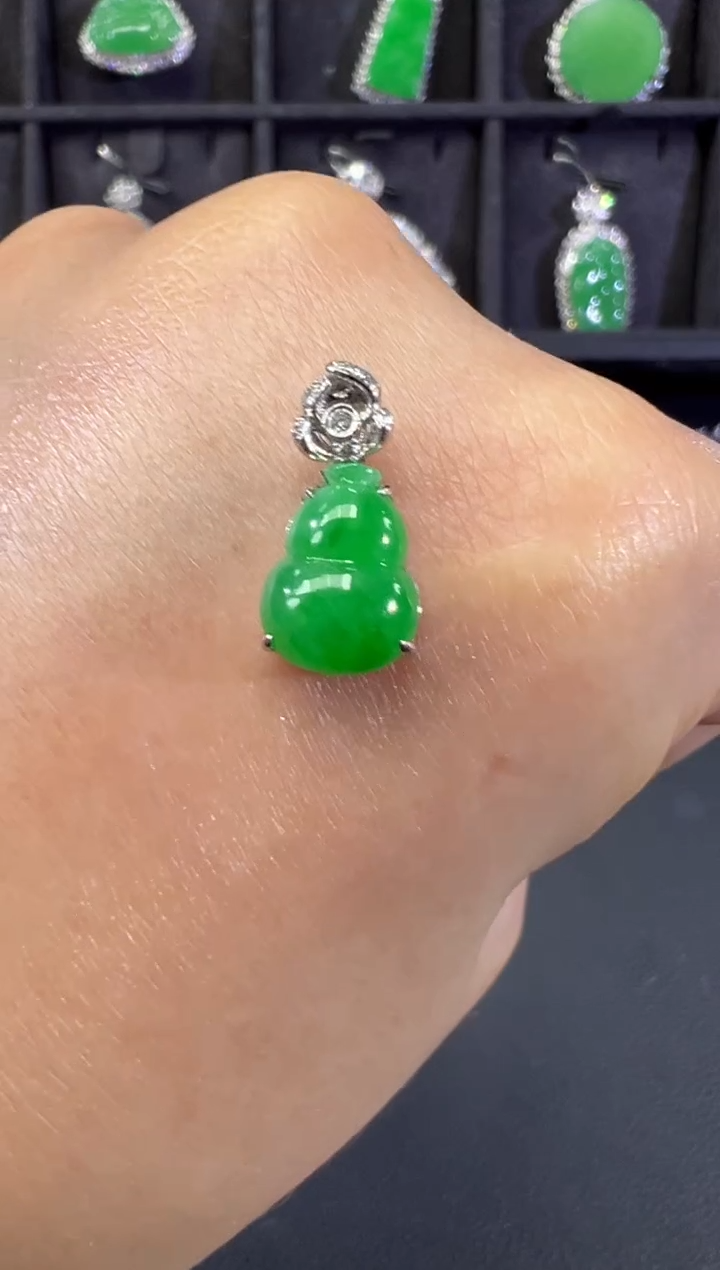吊坠(不含链)18K金镶嵌翡翠A35|1980
