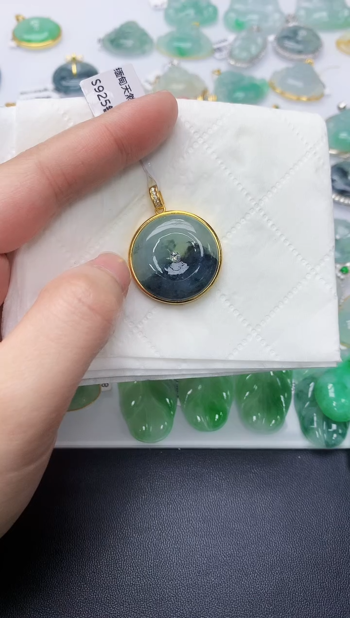 颈饰银S925镀金镶嵌翡翠天然A货