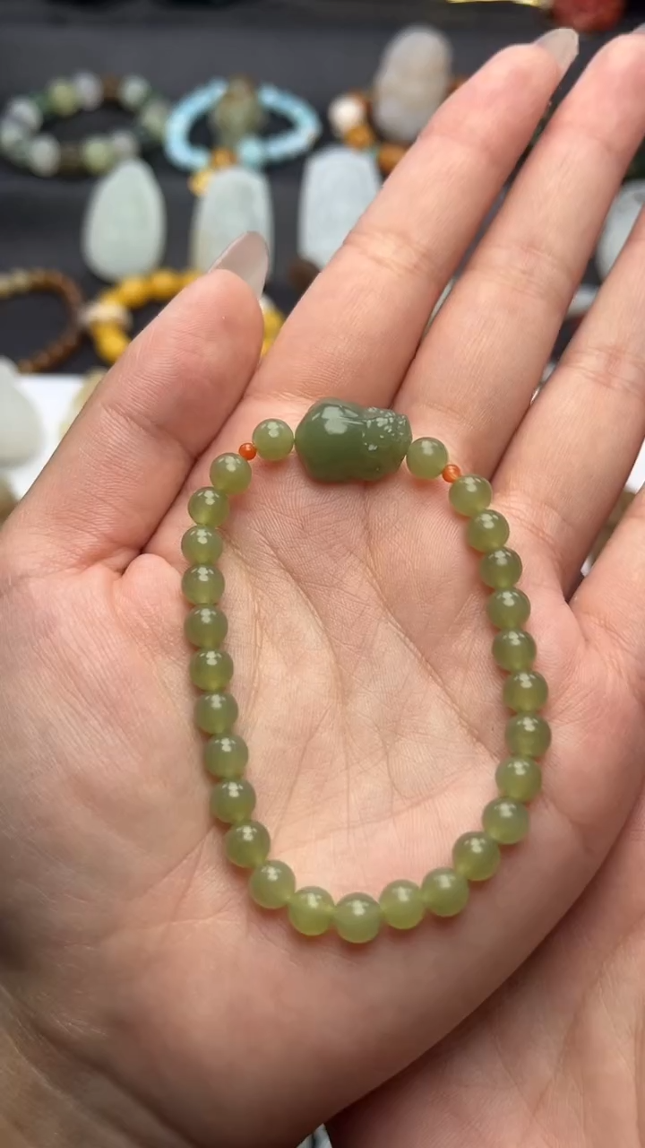 未镶嵌手串和田玉貔貅手串