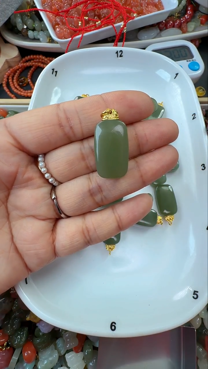 吊坠(不含链)未镶嵌和田玉A2多样性发其一