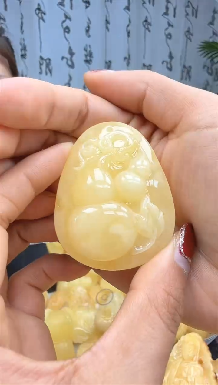 【闪购商品】琥珀裸石未镶嵌挂坠