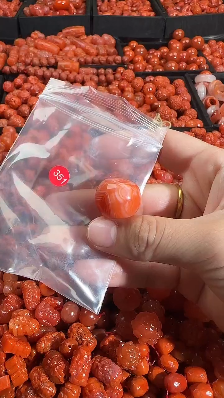 颈饰未镶嵌南红玛瑙1