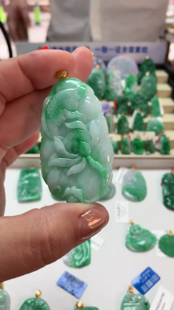 【闪购商品】翡翠吊坠(不含链)18K金镶嵌挂件