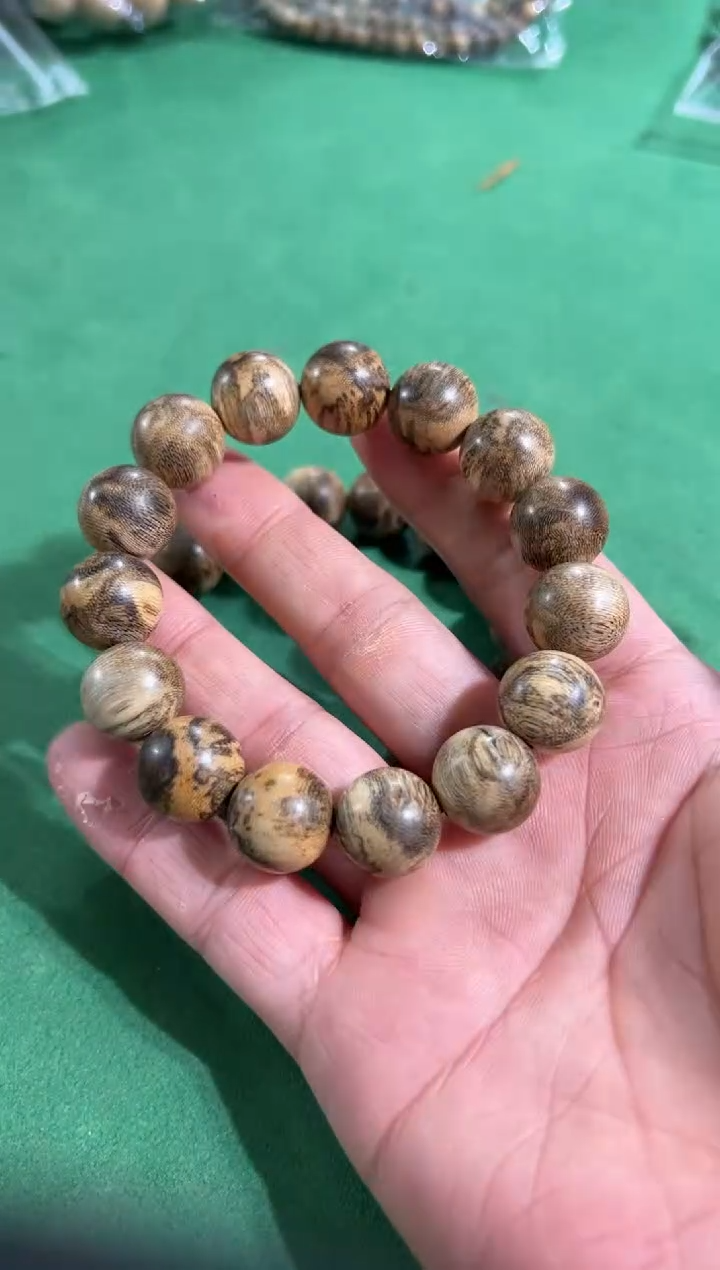 【闪购商品】沉香手串128号都彭21克多样性发一