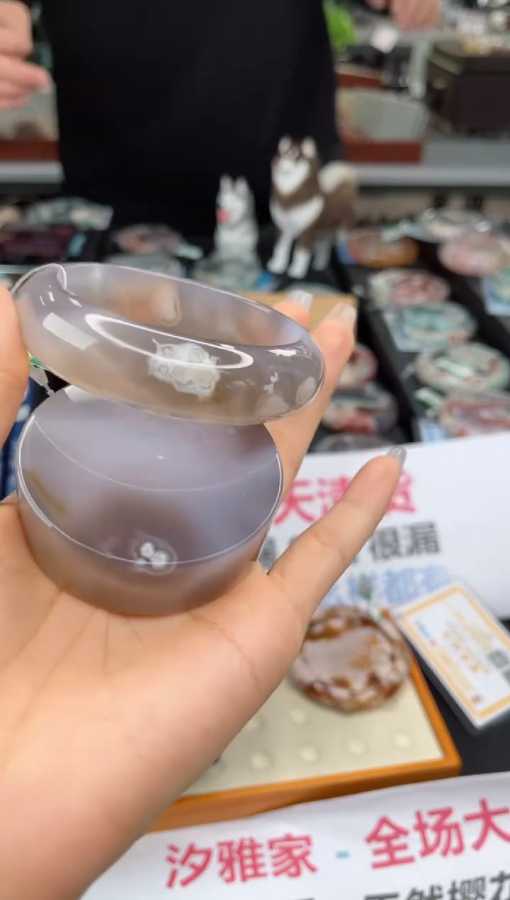 【闪购商品】石英质玉手镯未镶嵌59圈口（赠品镯心）6505231