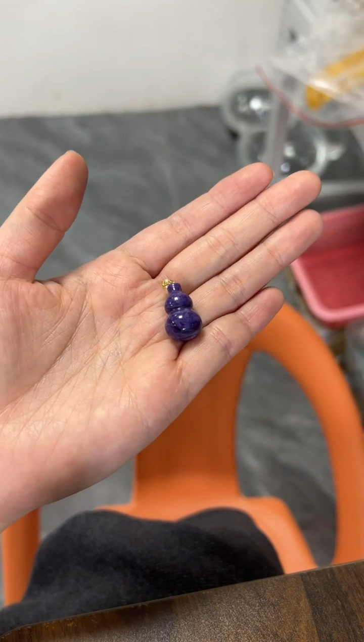 查罗石（紫龙晶）18K金镶嵌颈饰18K金紫龙晶葫芦吊坠[多样发其一]