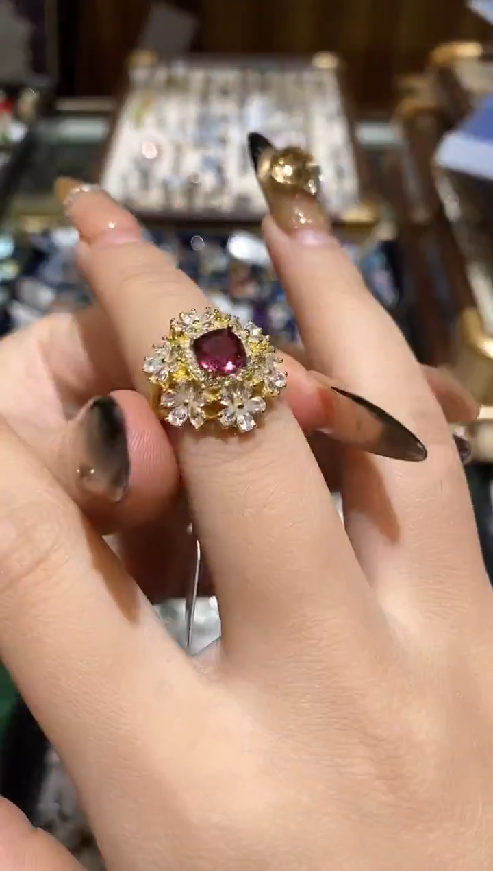 银S925镶嵌戒指石榴石楚楚珠宝中古甄选不退换