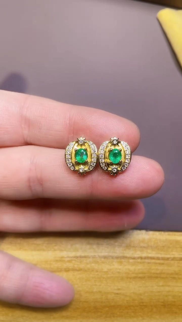 【闪购商品】祖母绿耳饰银S925镶嵌一对