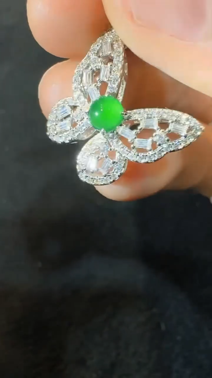 【闪购商品】翡翠吊坠(不含链)未镶嵌多样性发货其一不含链