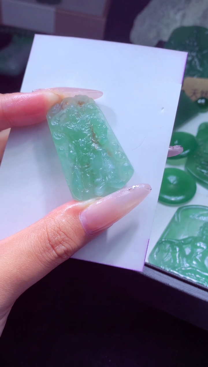未镶嵌定制翡翠小*天然缅甸翡翠A货吊坠多样性发货其一