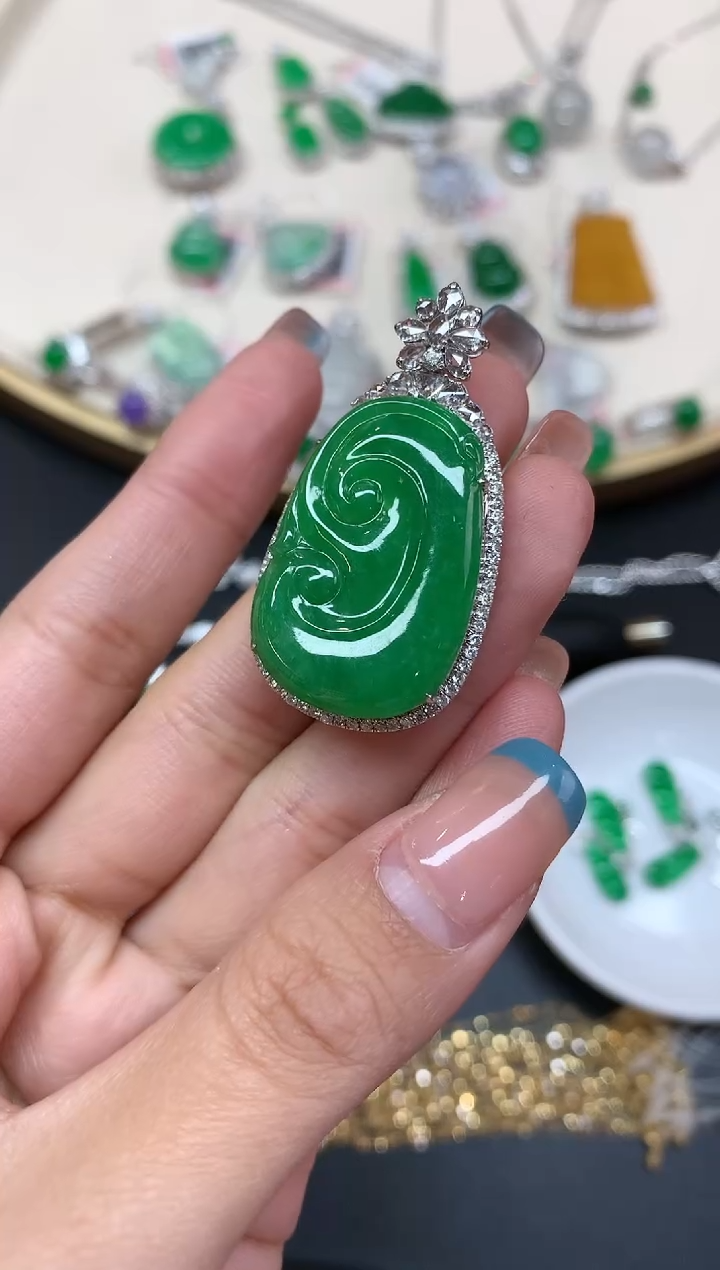 【闪购商品】翡翠吊坠(不含链)18K金镶嵌吊坠A518|18000