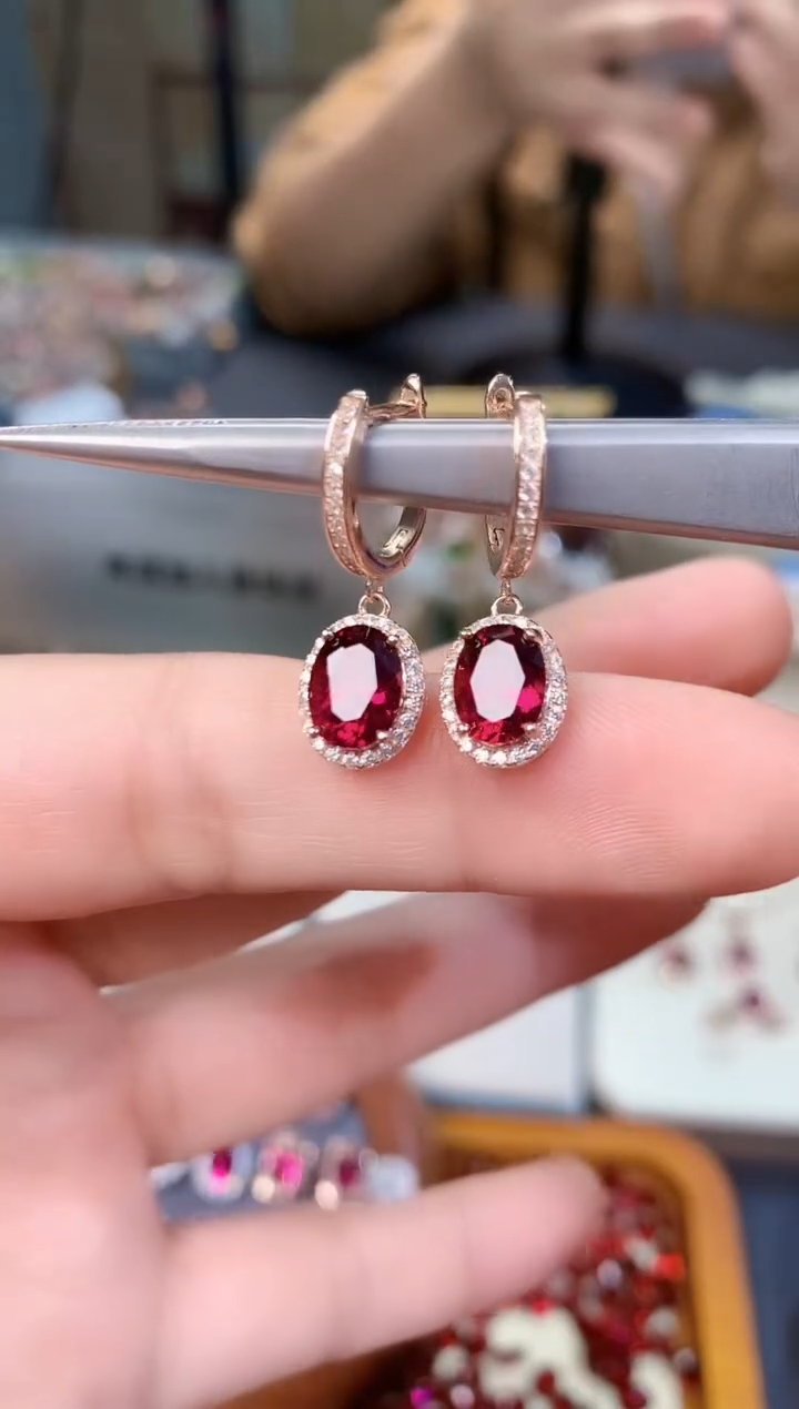 【闪购商品】石榴石耳扣银S925镶嵌天然镁铝