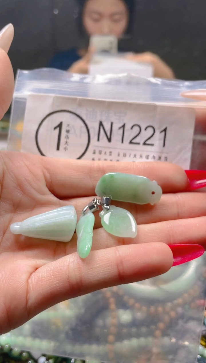 【闪购商品】翡翠颈饰未镶嵌/N/翡翠A货一图一物