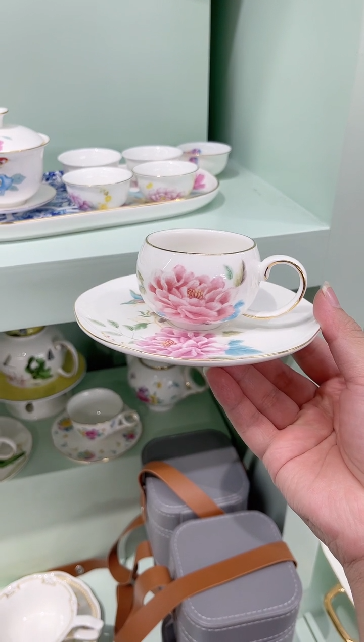 36%以上骨粉骨瓷圆球杯碟