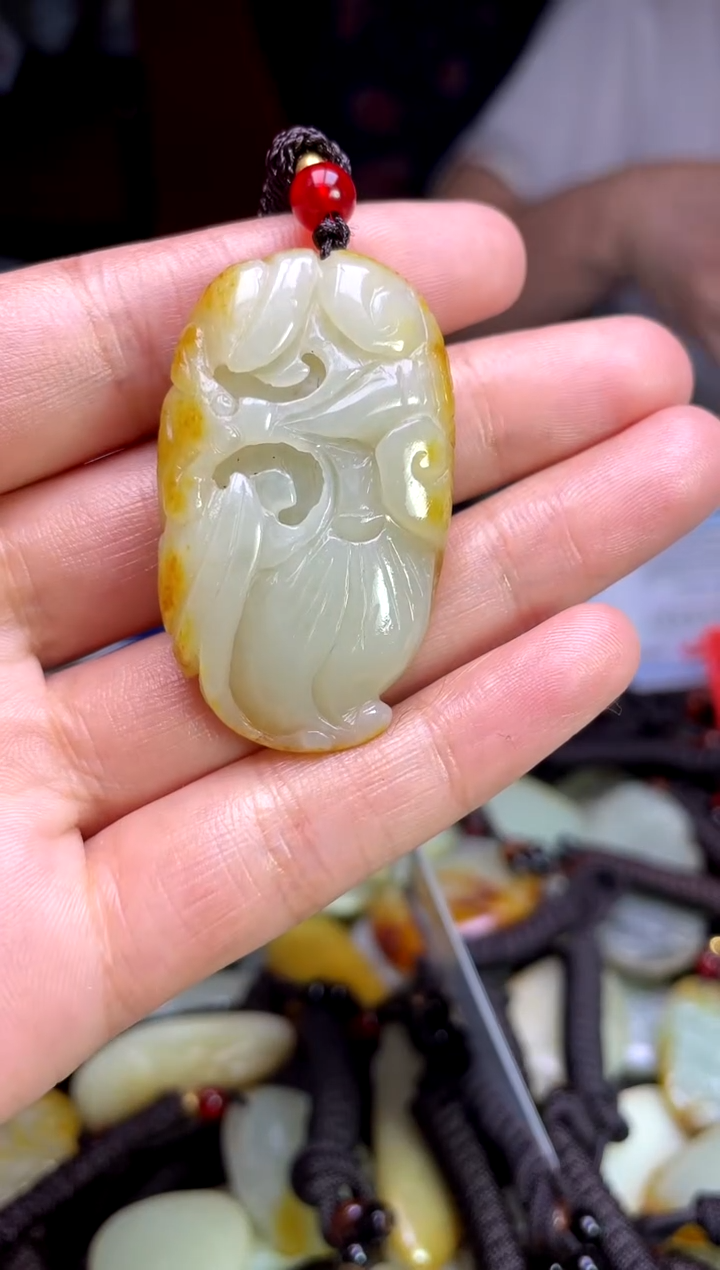 和田玉未镶嵌颈饰1