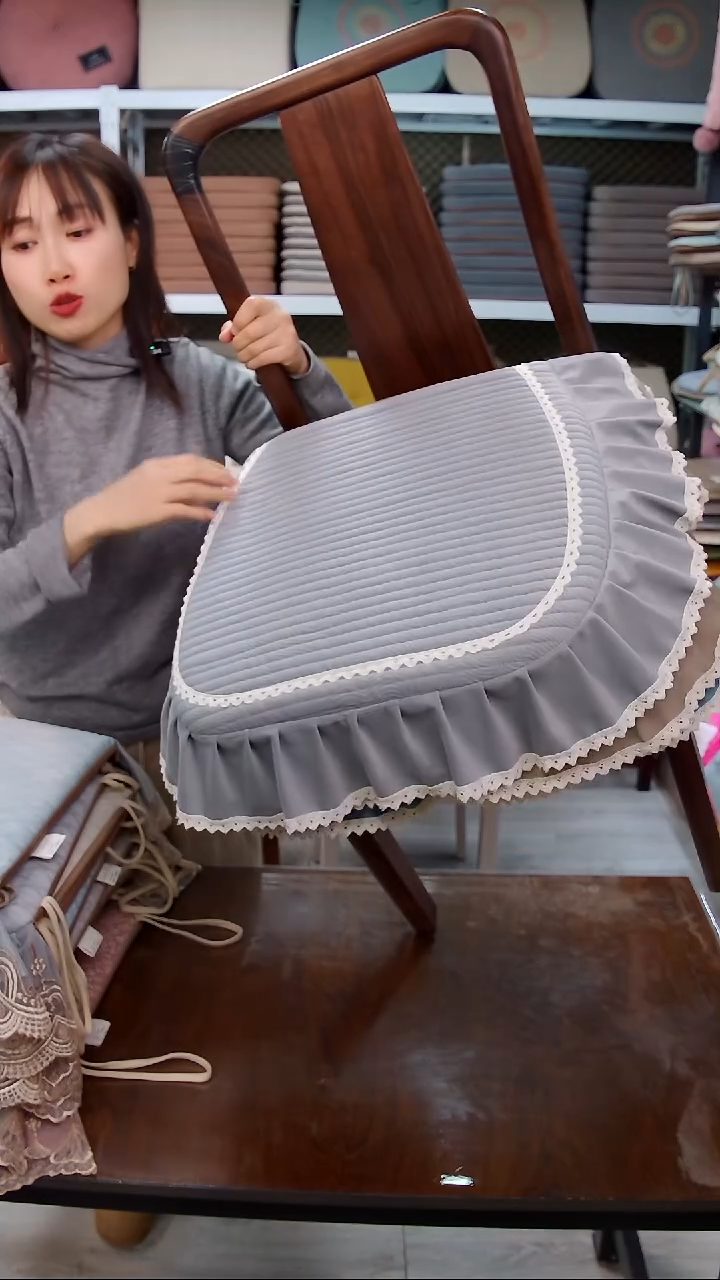 布细绒—横条：灰色4个