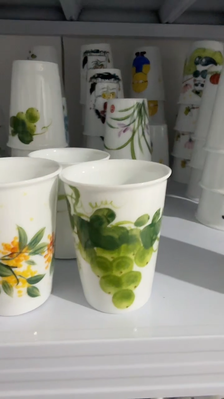 摆件陶瓷景德镇高温瓷（玉泥小可乐杯）福利价微瑕