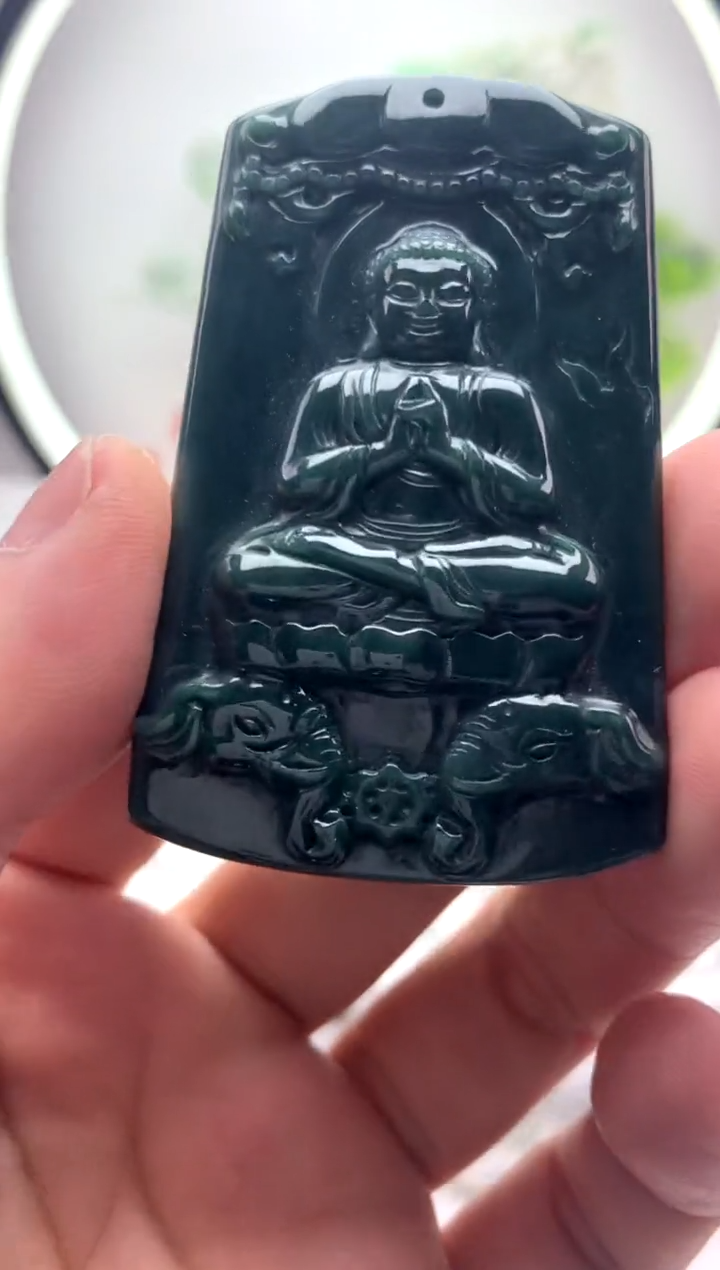 【闪购商品】翡翠颈饰未镶嵌大日如来