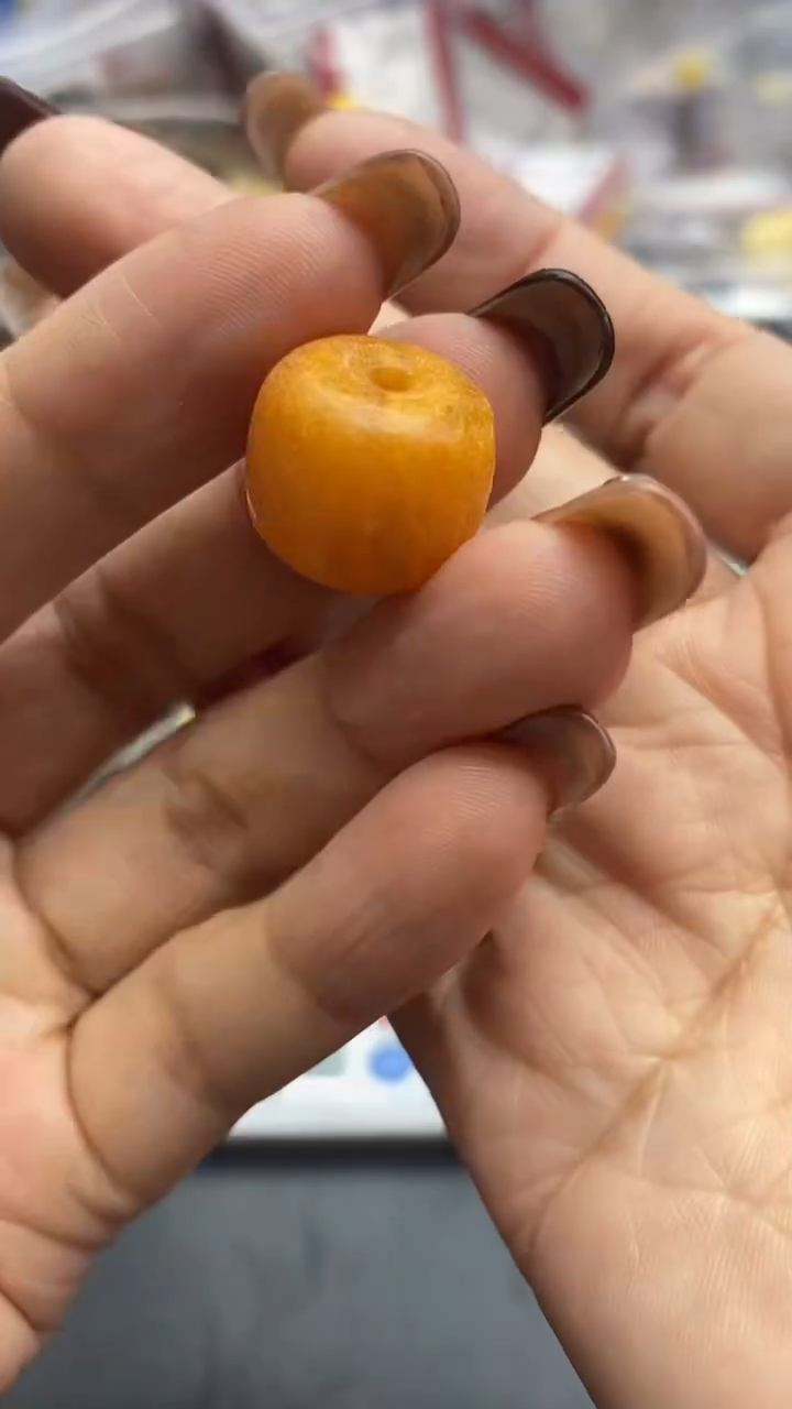 琥珀未镶嵌珠宝奇石751