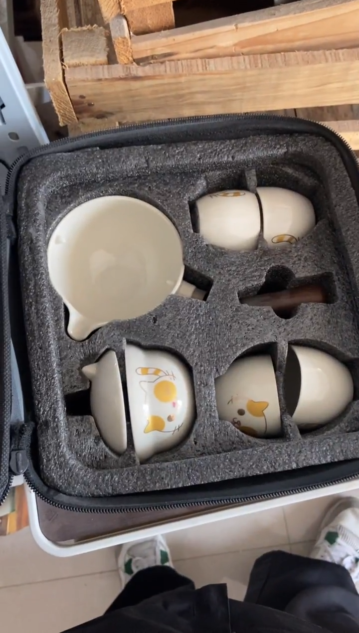 杯无运费险不带礼盒略有瑕疵有点脏介意勿拍