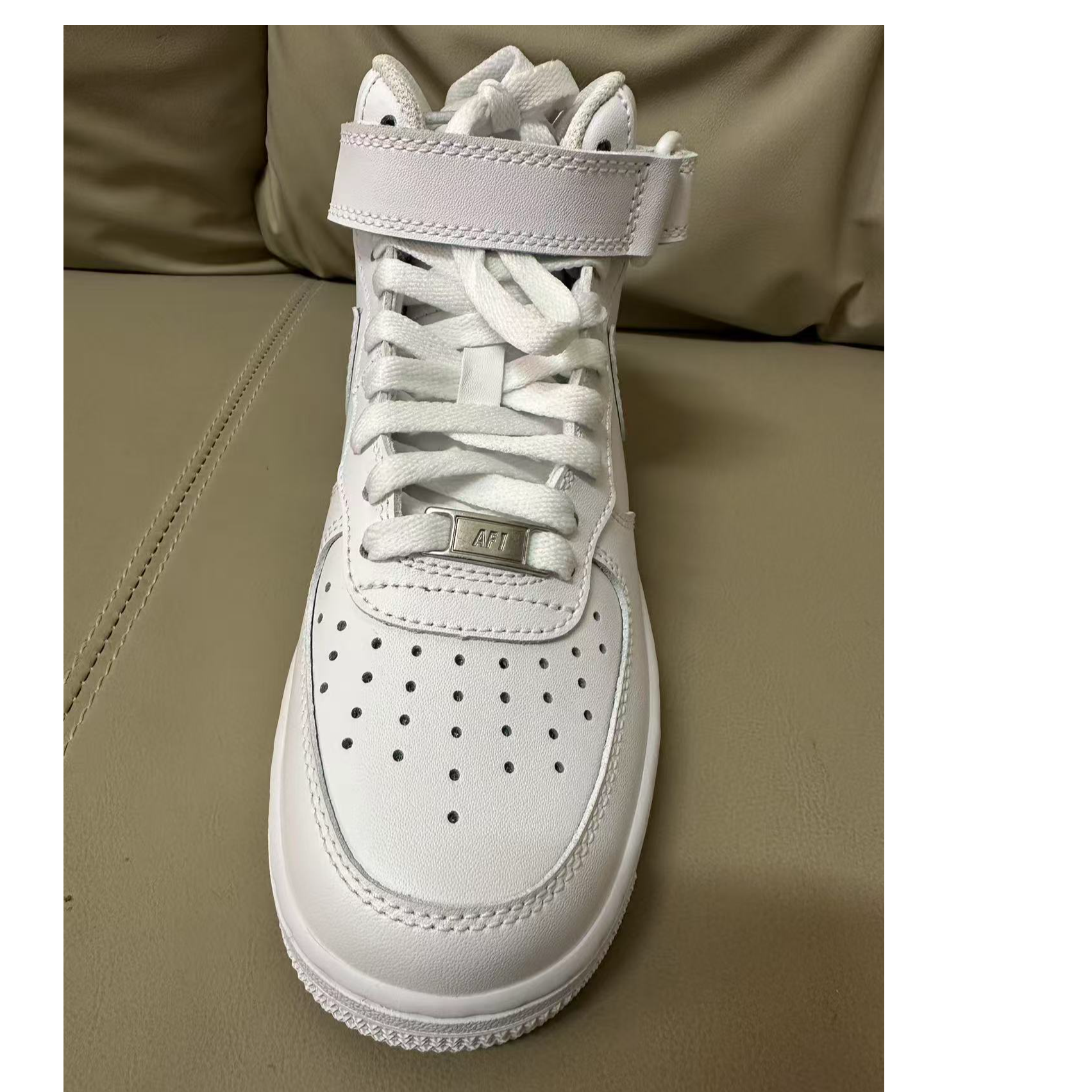 高帮休闲鞋366731 100