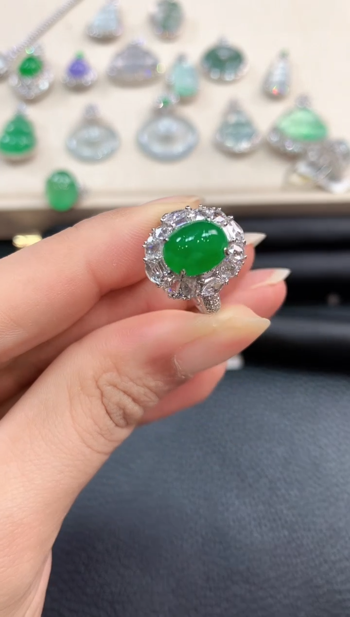 【闪购商品】翡翠戒指18K金镶嵌b117       