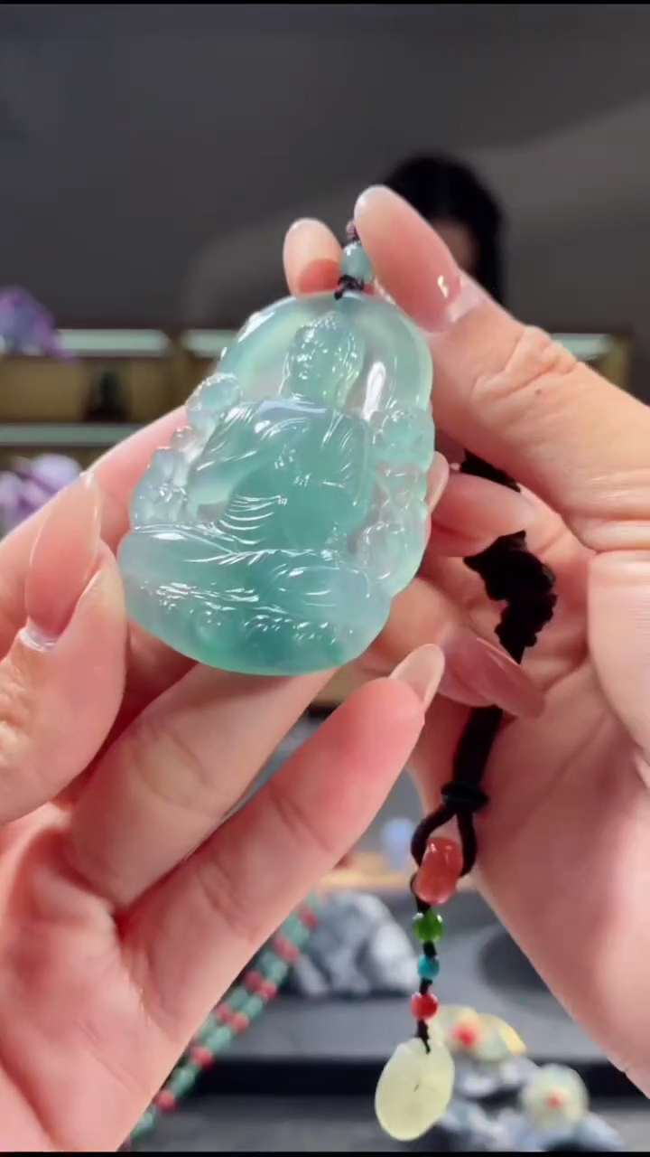 吊坠(不含链)未镶嵌翡翠大日如来