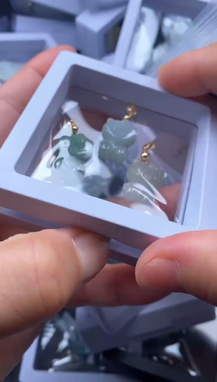 【闪购商品】翡翠吊坠(不含链)未镶嵌39434