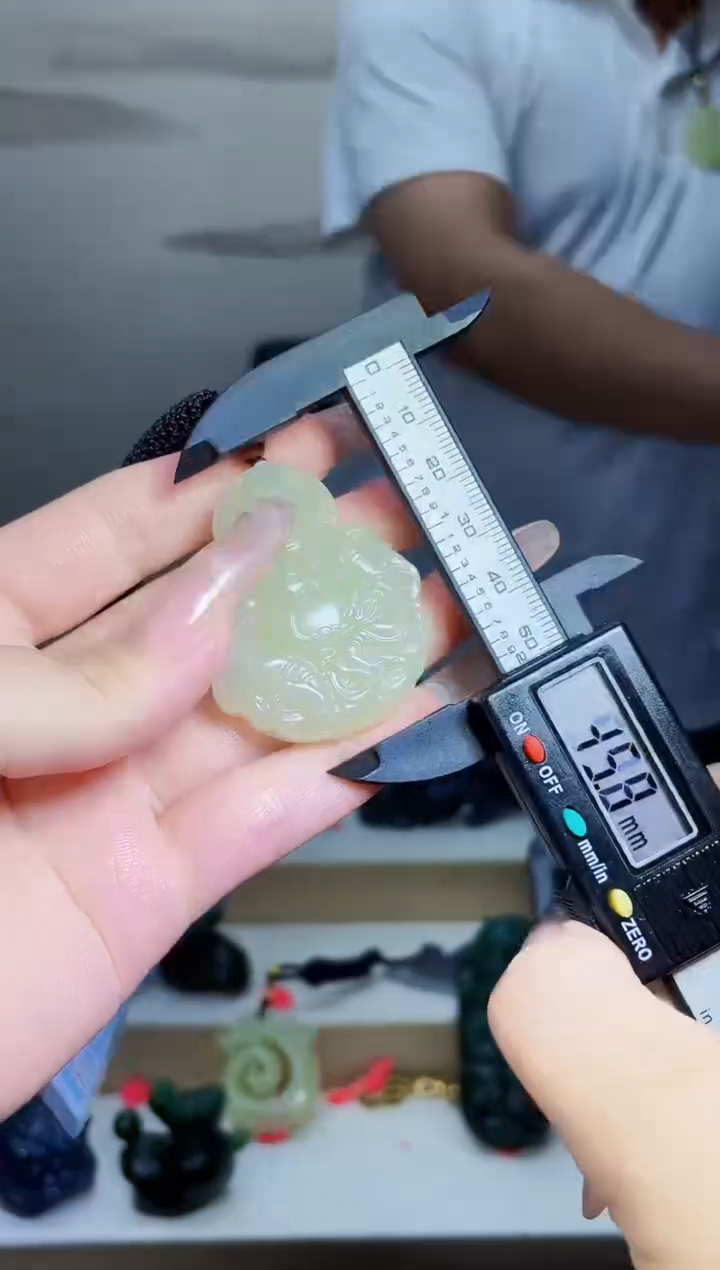 和田玉未镶嵌颈饰1