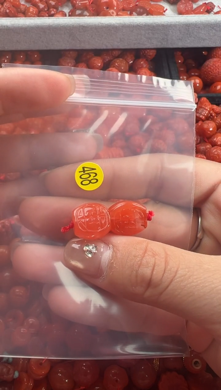南红玛瑙未镶嵌颈饰1