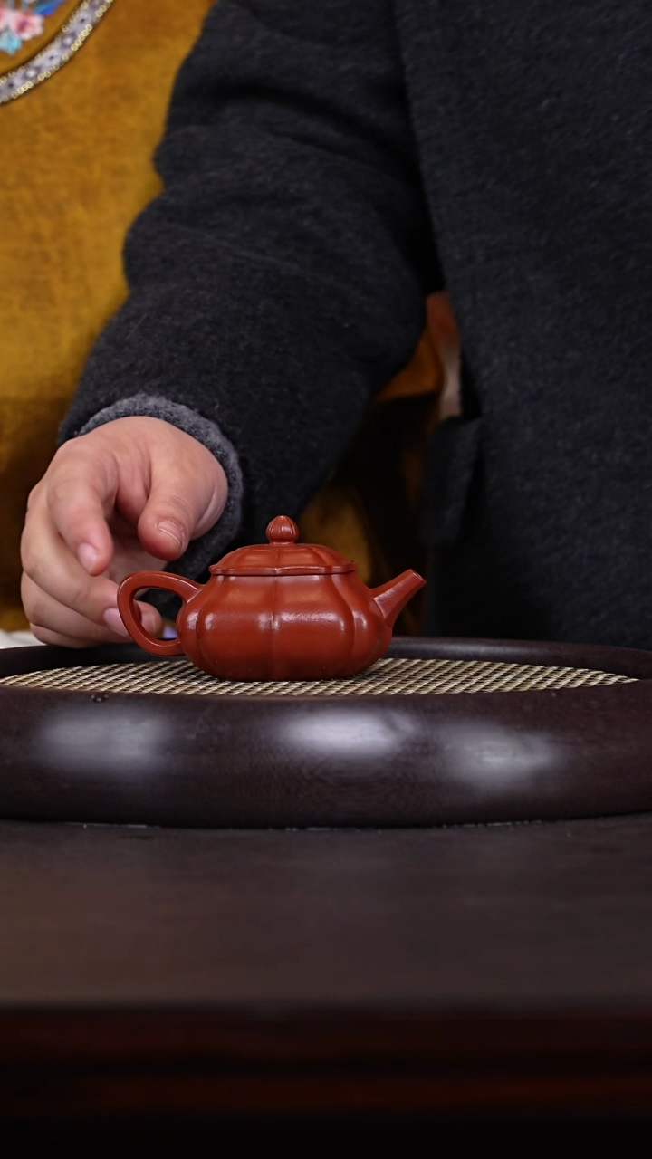 【闪购商品】紫砂茶壶夏文芸29-33 海棠红筋纹器150c