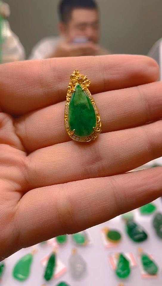 【闪购商品】翡翠颈饰未镶嵌新号开播，全场乱卖