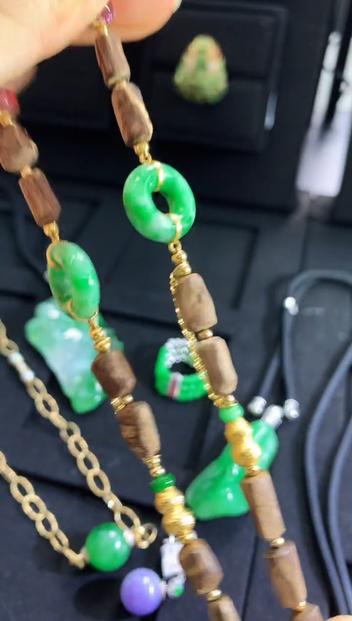 【闪购商品】翡翠手链18K金镶嵌手链（多样性发货发一条）