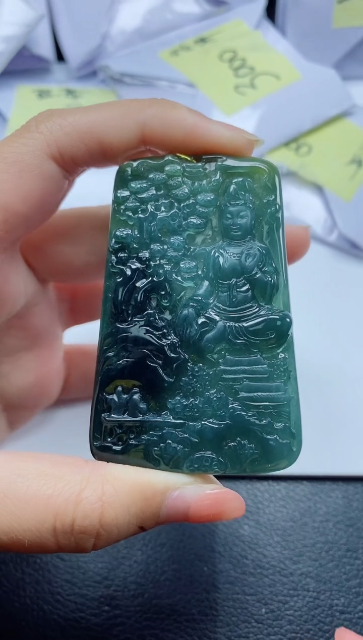 翡翠未镶嵌颈饰