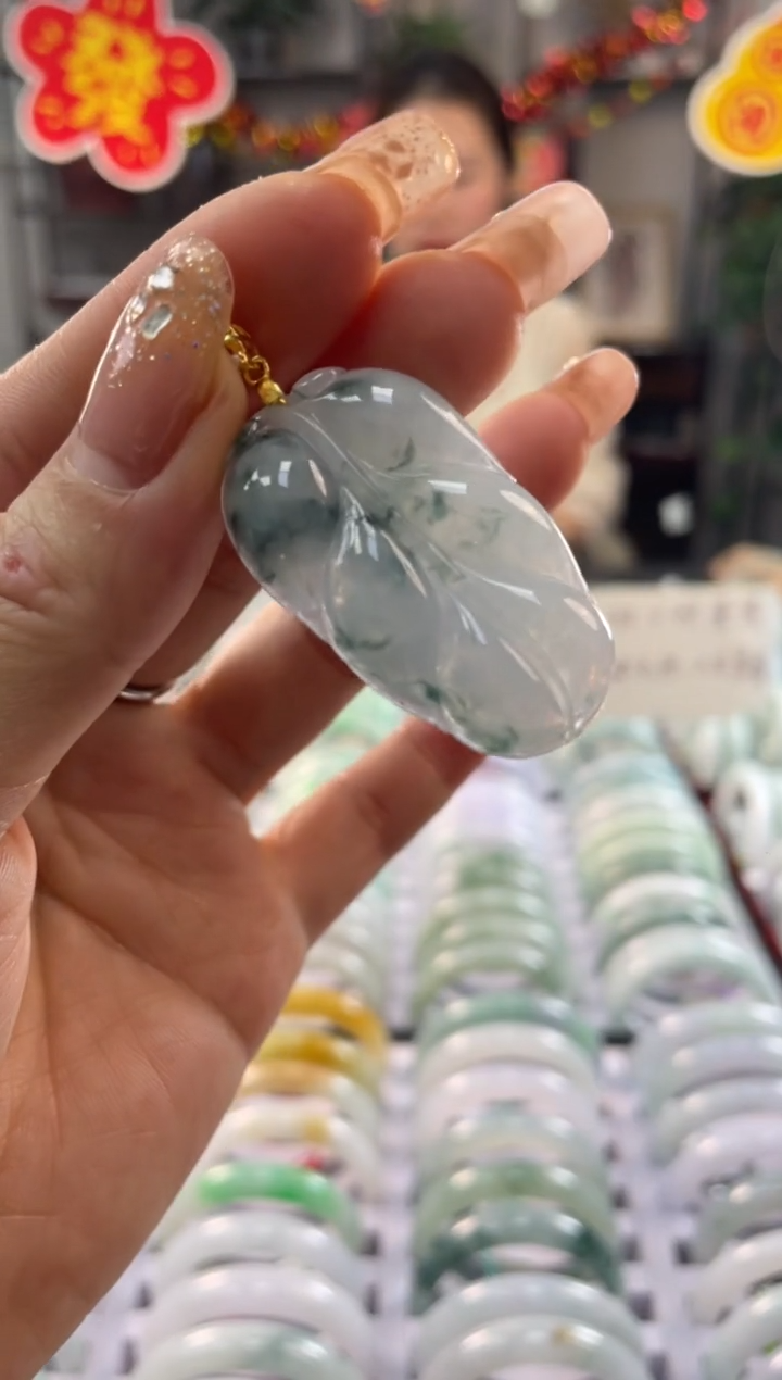 【闪购商品】翡翠吊坠(不含链)未镶嵌多样性发货 发一件