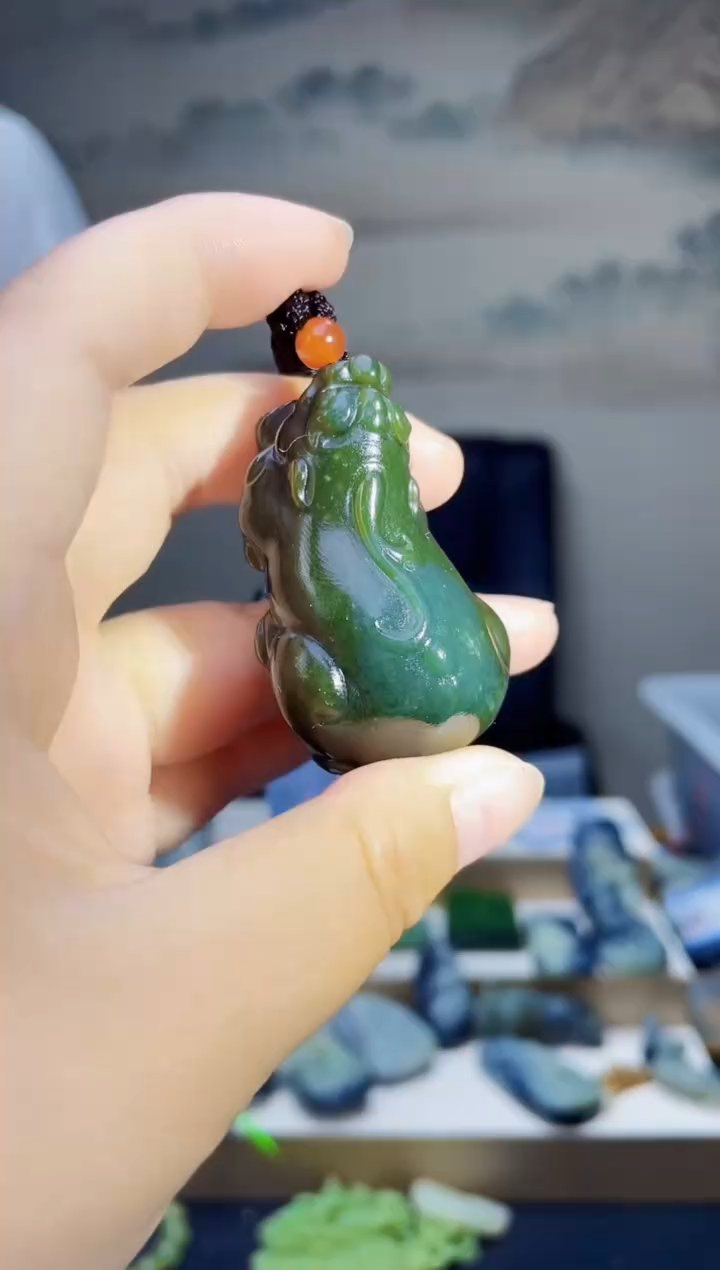 和田玉未镶嵌颈饰1