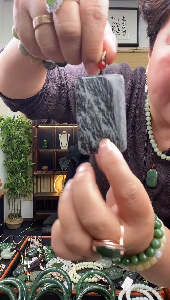 颈饰未镶嵌和田玉多样性发一  1135