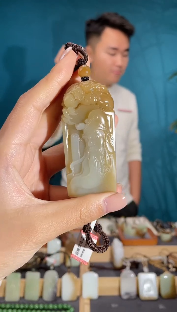 颈饰未镶嵌和田玉1