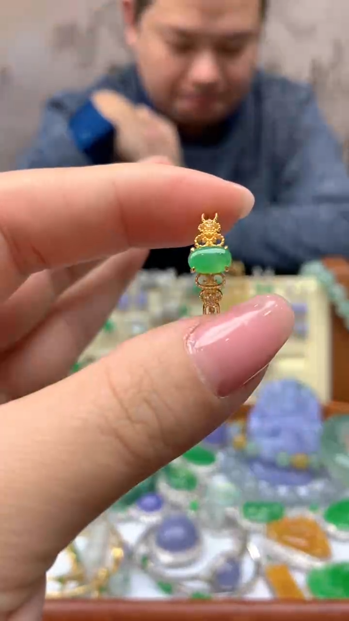 【闪购商品】翡翠戒指18K金镶嵌186-天然翡翠