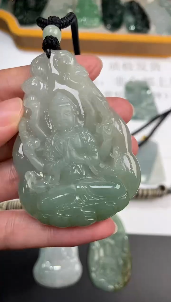 未镶嵌挂件翡翠373988   多人