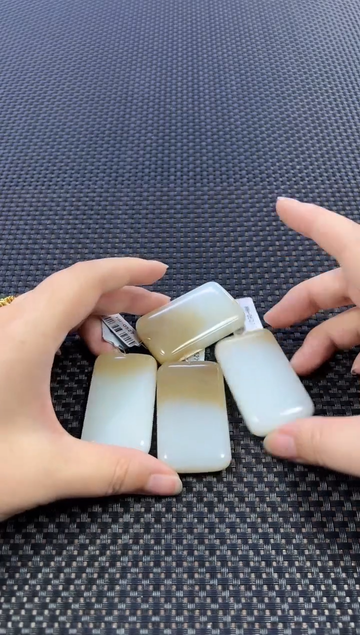 和田玉未镶嵌挂件（多样性发一件）0527