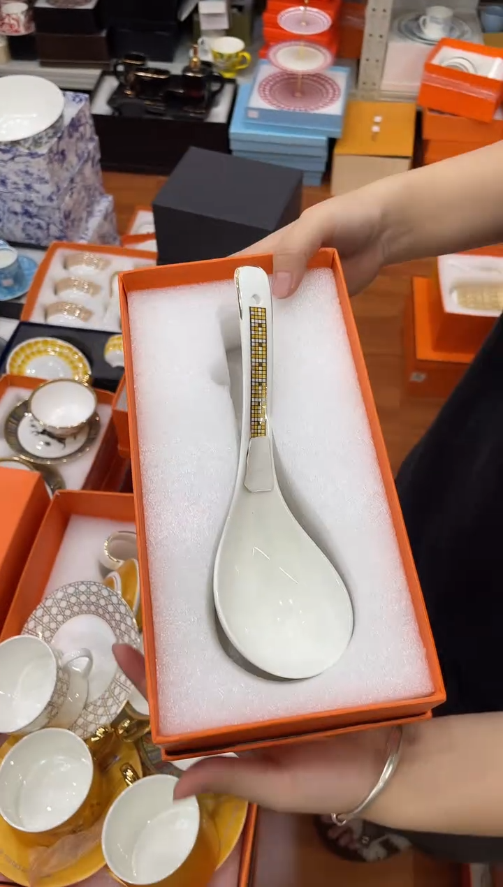 杯鸿辉家品牌瓷器，京东包邮！