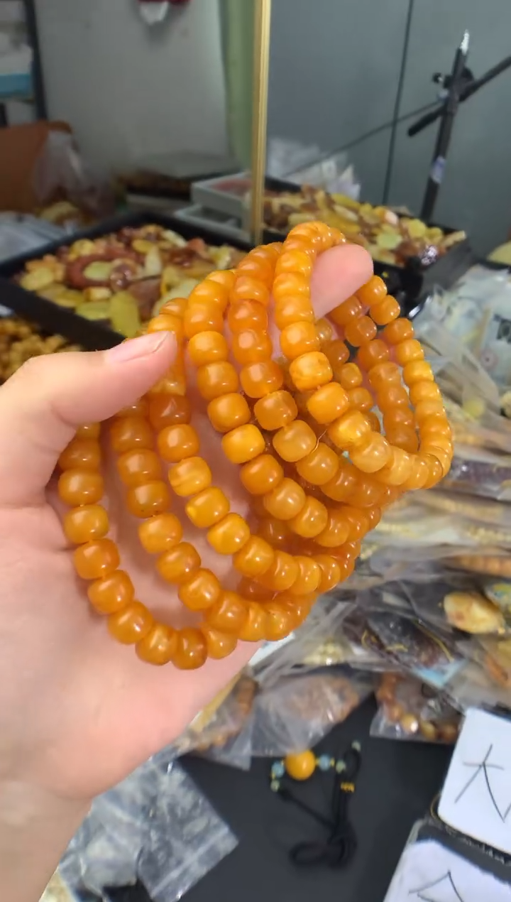 蜜蜡未镶嵌珠宝奇石多样性发一件