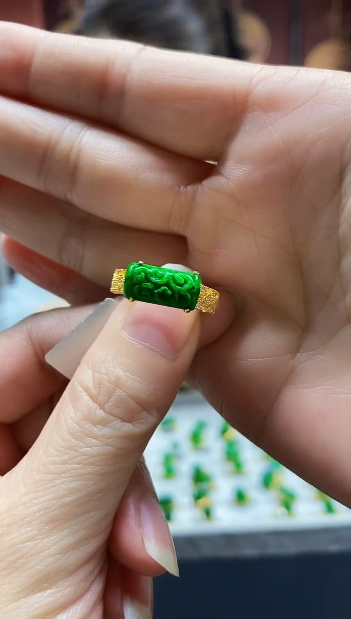 颈饰未镶嵌翡翠翡翠戒指2