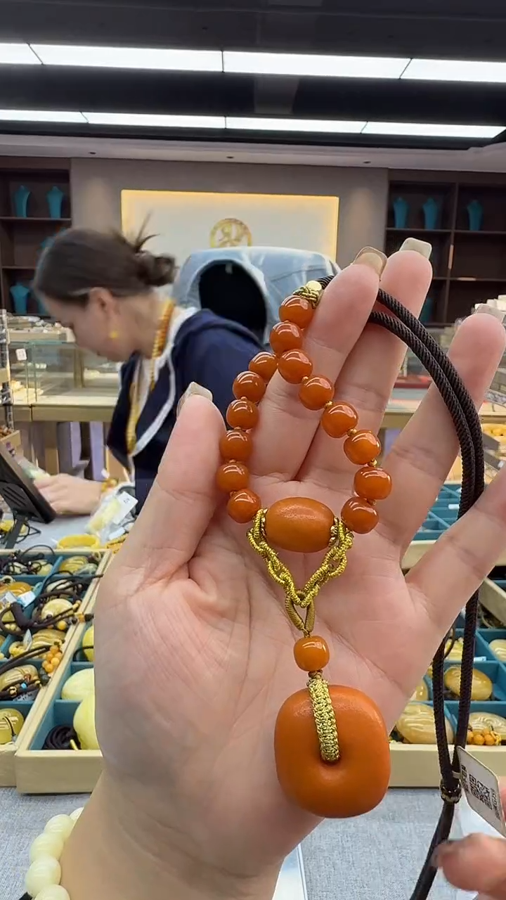 琥珀颈饰未镶嵌134秒拍号 假一罚三 