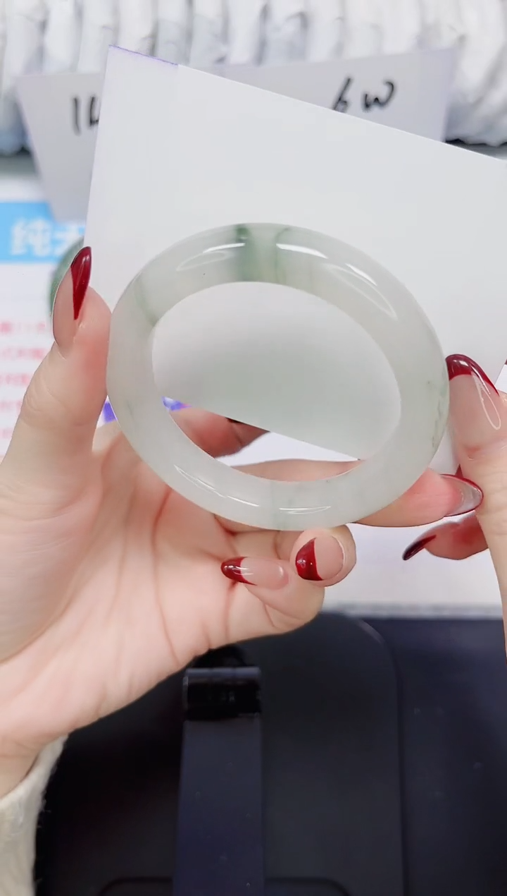 【闪购商品】石英质玉手镯未镶嵌104