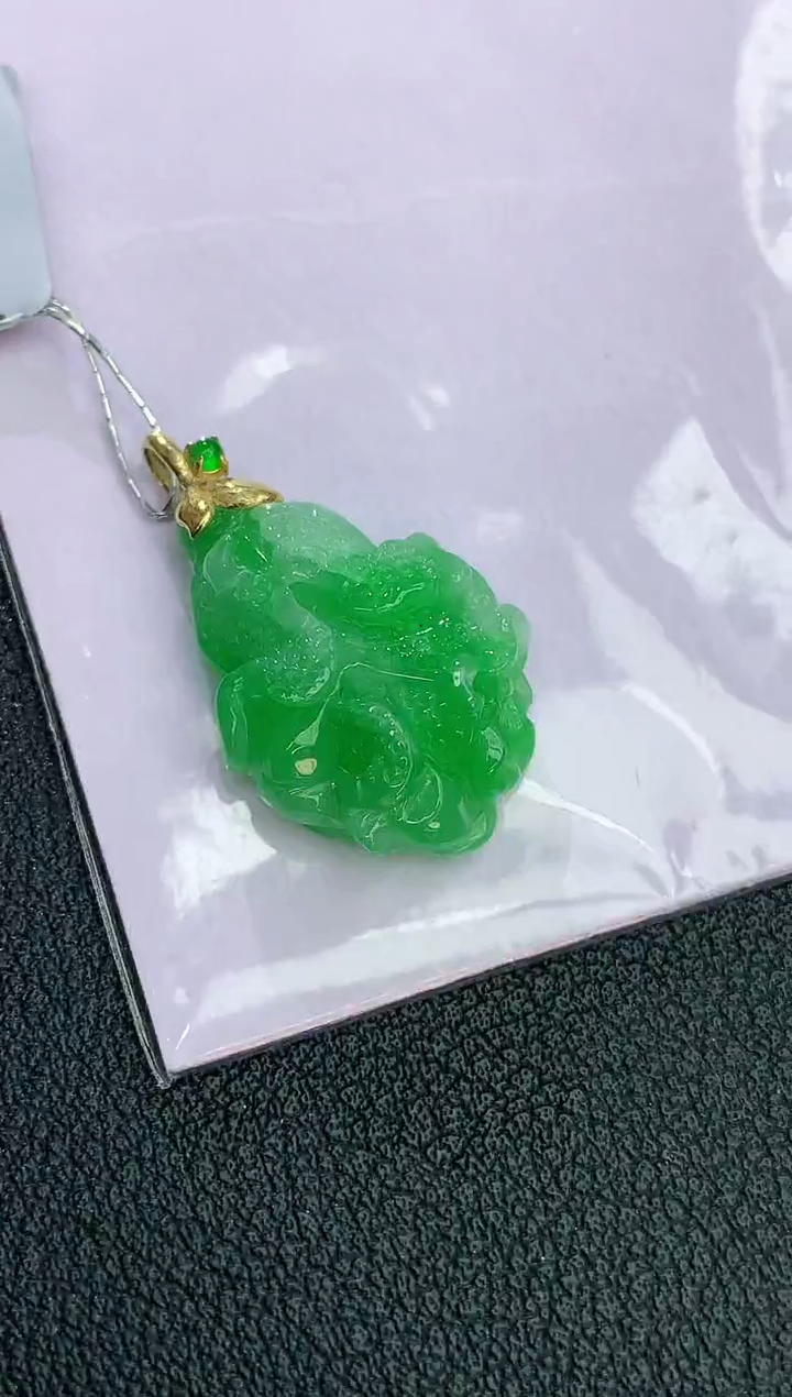 颈饰18K金镶嵌翡翠赠礼盒证书 麦麦